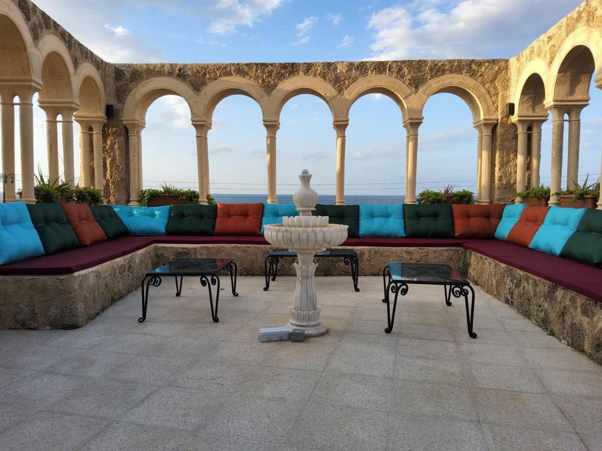 Luxuriant Kyrenia Кіренія